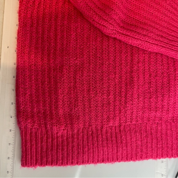 Lovers + friends size Medium Pink sweater DragonFruit - Picture 6 of 8